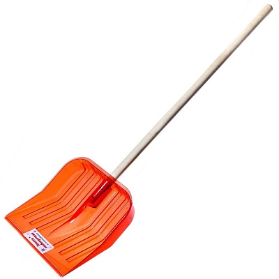 <303399> Лопата для снега поликарбонат красн., 430х420мм, чер дерев, тул40мм, Альтернатива