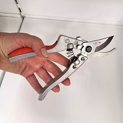 Секатор садовый д/дачи и сада, V9sk5, красно-белый, в/уп.