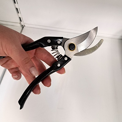 Секатор садовый д/дачи и сада черный б/уп.(длина ножа 8,5 см)