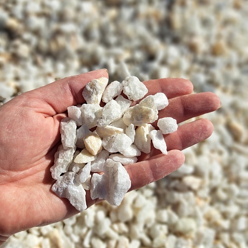 Щебень "мрамор белый" фр. 10-20 мм