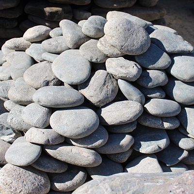 Плоский валун фр. 100-200 мм