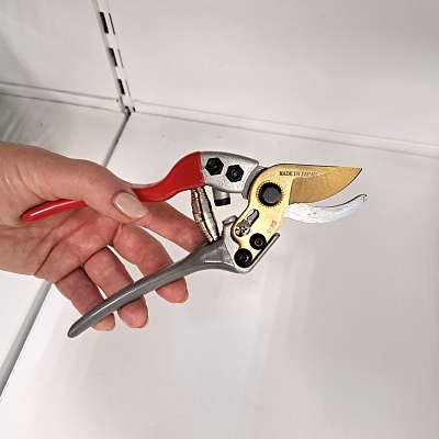 Секатор садовый д/дачи и сада удлиненные,золот. цвета, в/уп.