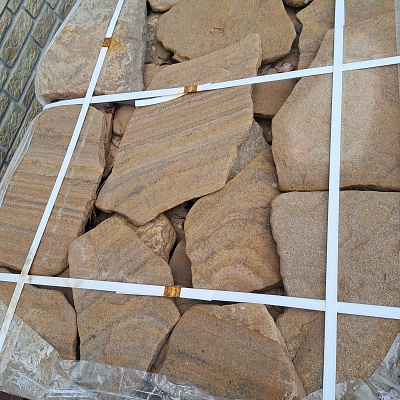 Камень песчаник галтованный "Пластушка" 2 см желтый (1 м2 ~ 1 слой)